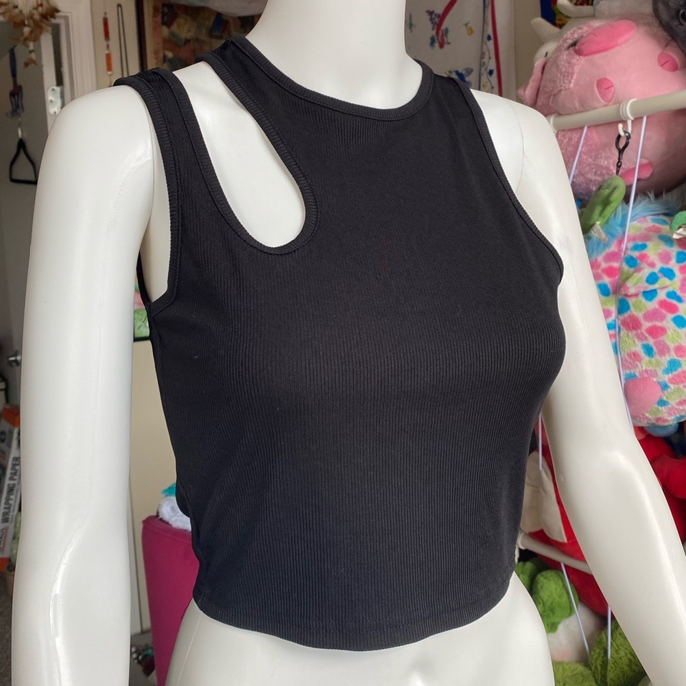 Black cut out tank top size medium